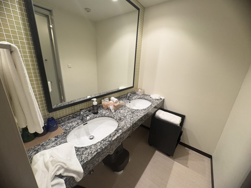 スタンダードフロアの洗面台